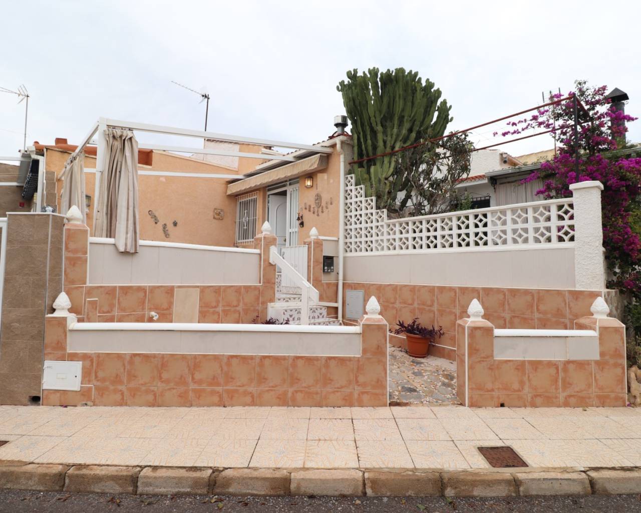 Bungalow - Sale - Guardamar del Segura - El Moncayo