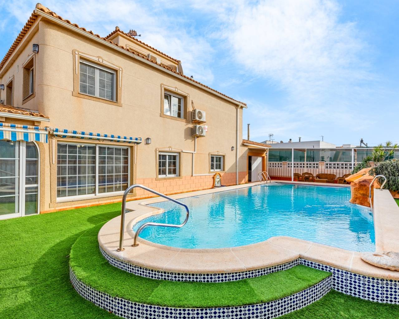 Chalet - Sale - Torrevieja - Torrevieja