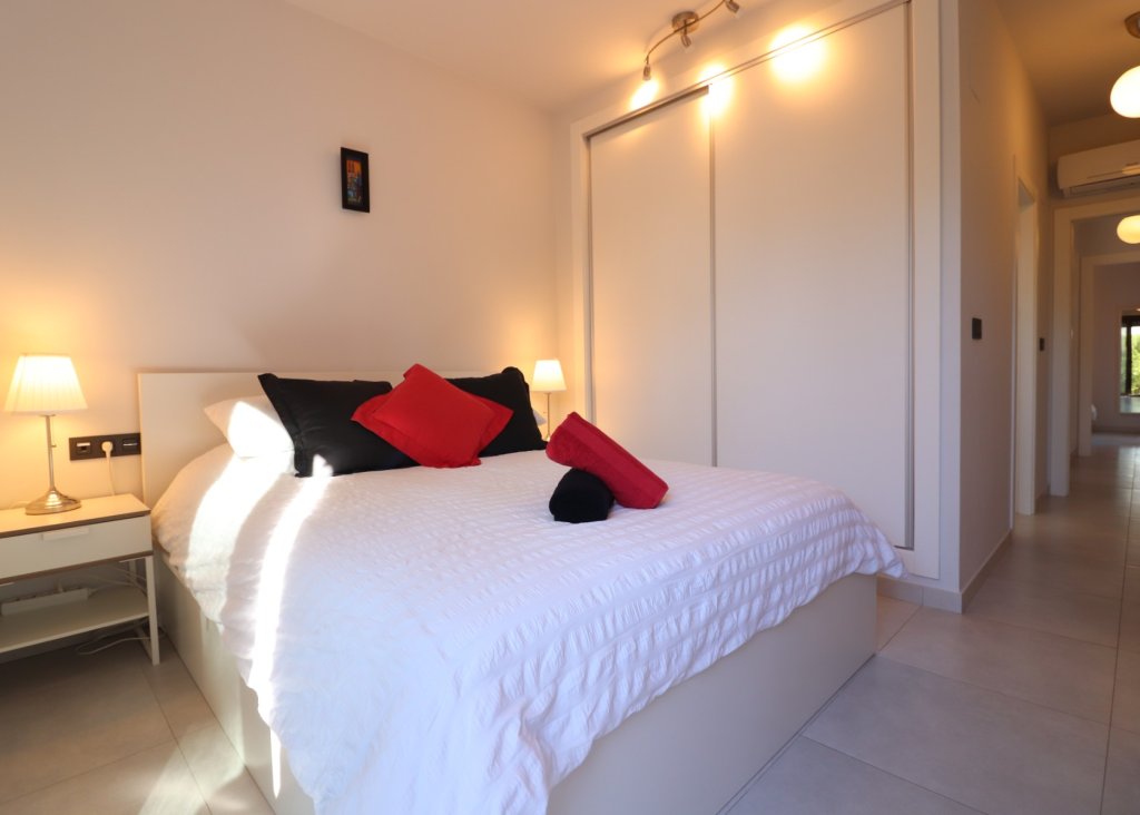 Sale - Apartment - Flat - Algorfa - La Finca Golf Resort