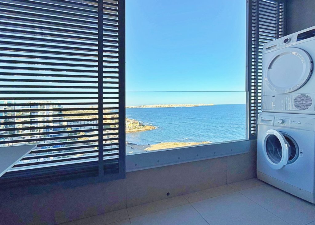 Sale - Apartment - Flat - Torrevieja - Punta Prima
