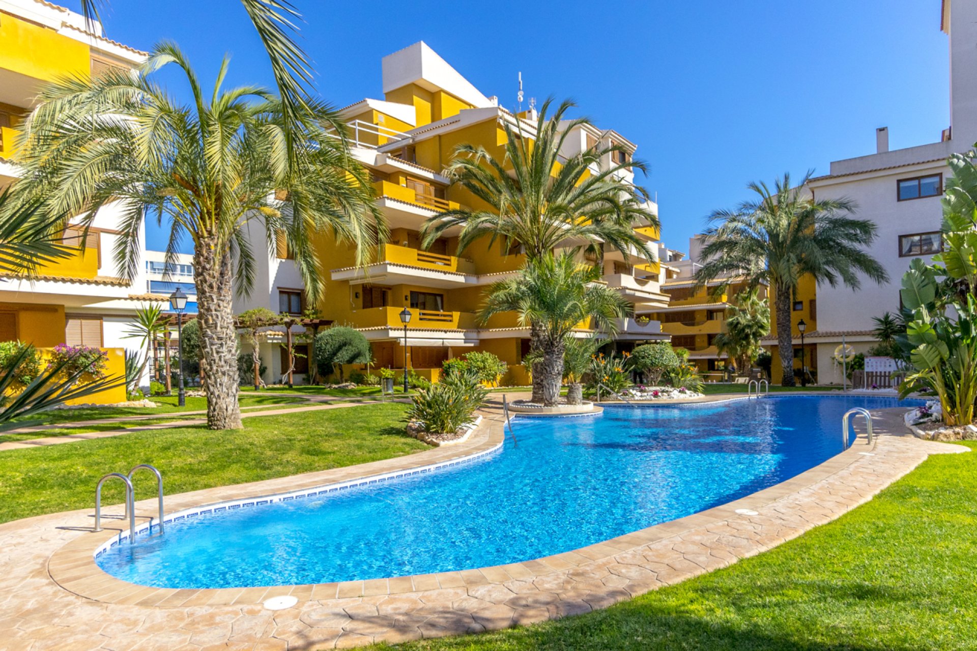 Sale - Apartment - Flat - Torrevieja - Punta Prima