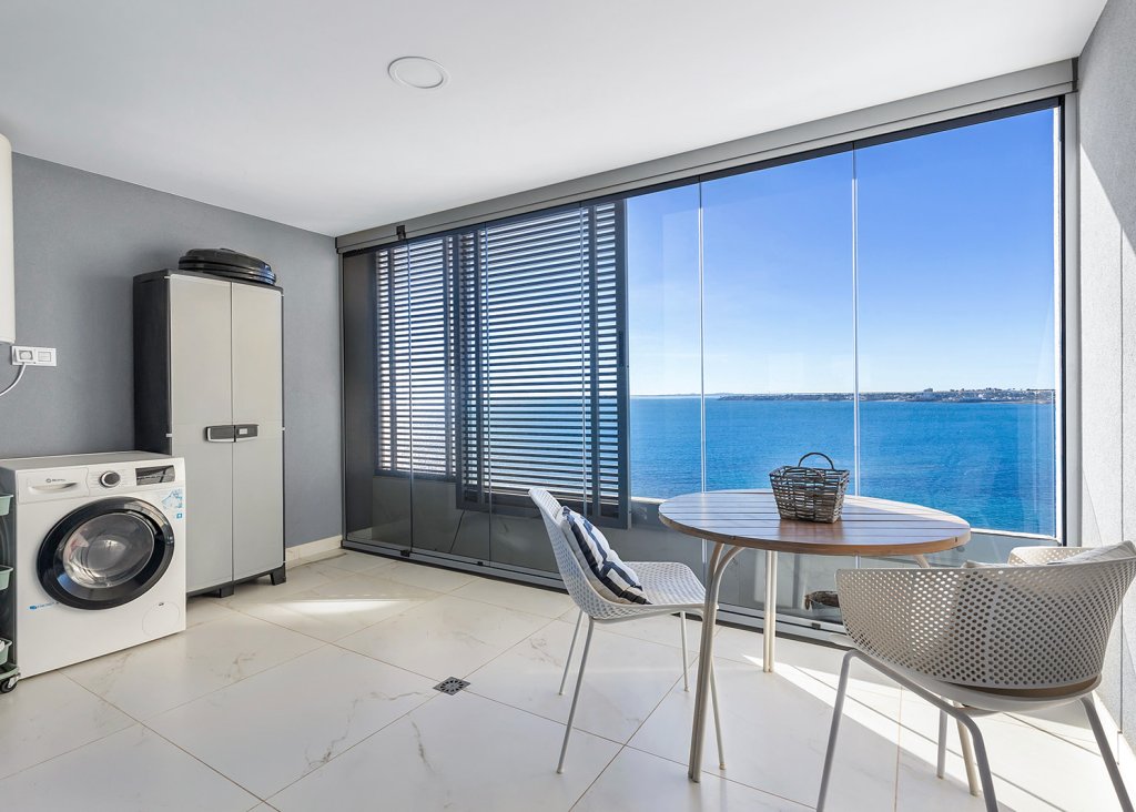 Sale - Apartment - Flat - Torrevieja - Punta Prima