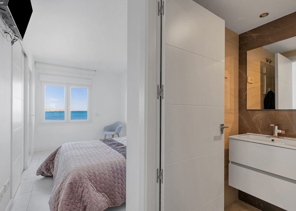Sale - Apartment - Flat - Torrevieja - Punta Prima
