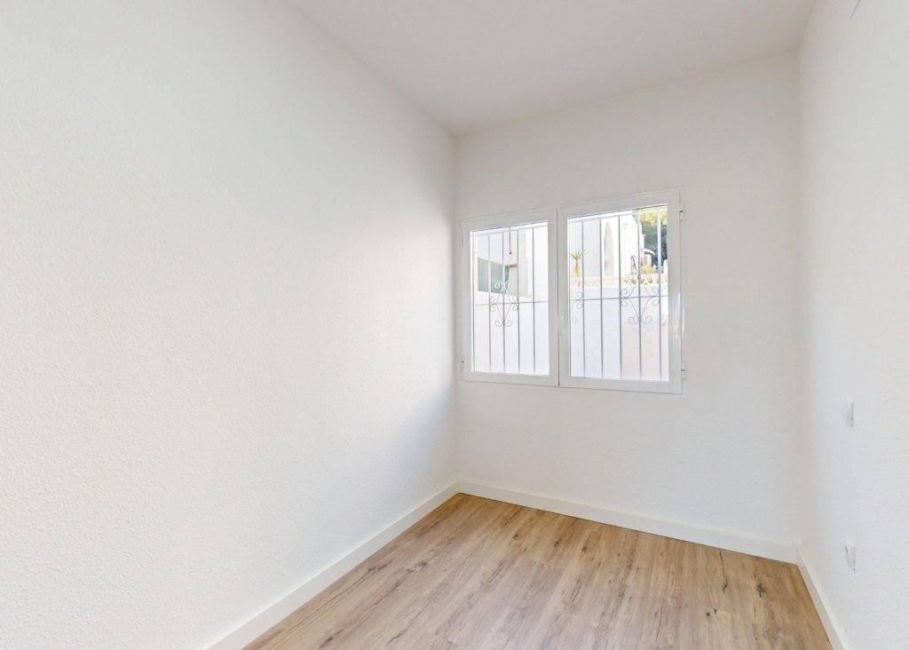 Sale - Bungalow - Orihuela Costa - Villamartin