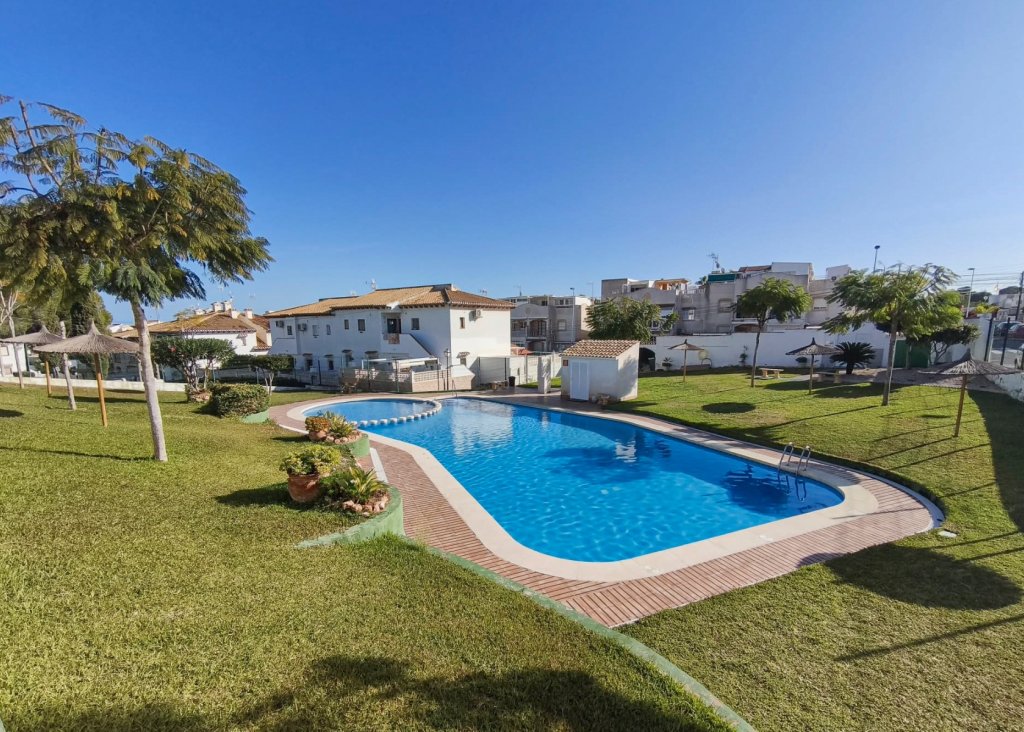 Sale - Bungalow - Torrevieja - Lago jardin