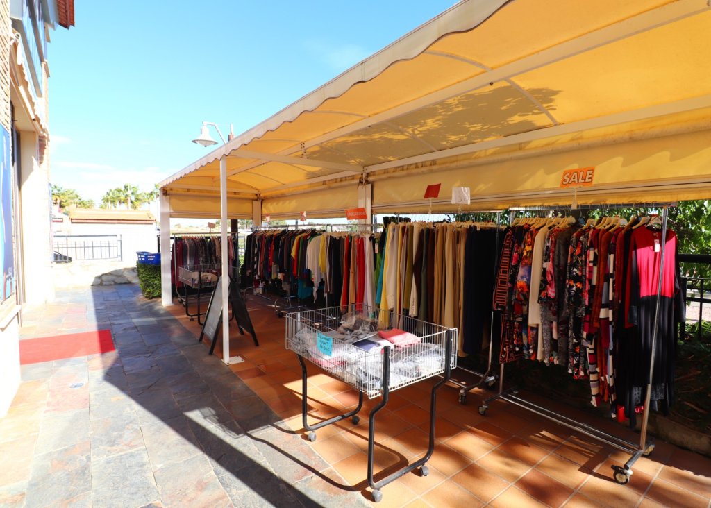 Sale - Commercial - Algorfa - La Finca Golf Resort