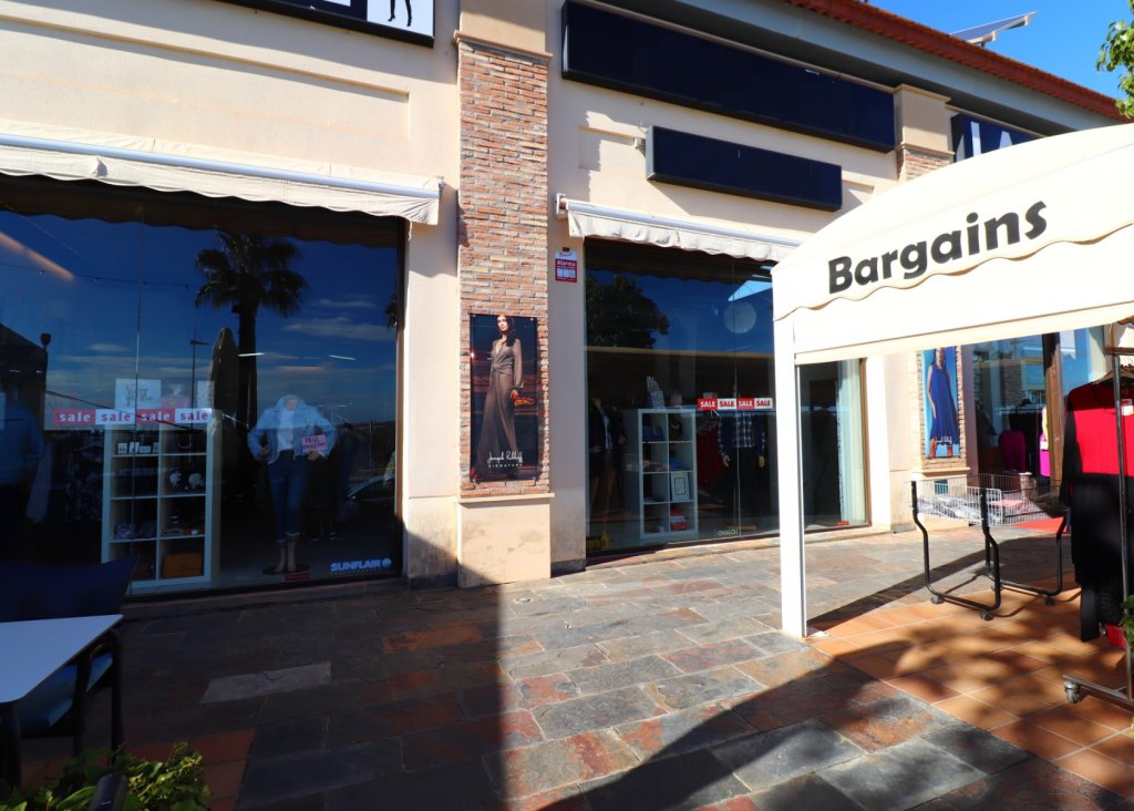 Sale - Commercial - Algorfa - La Finca Golf Resort