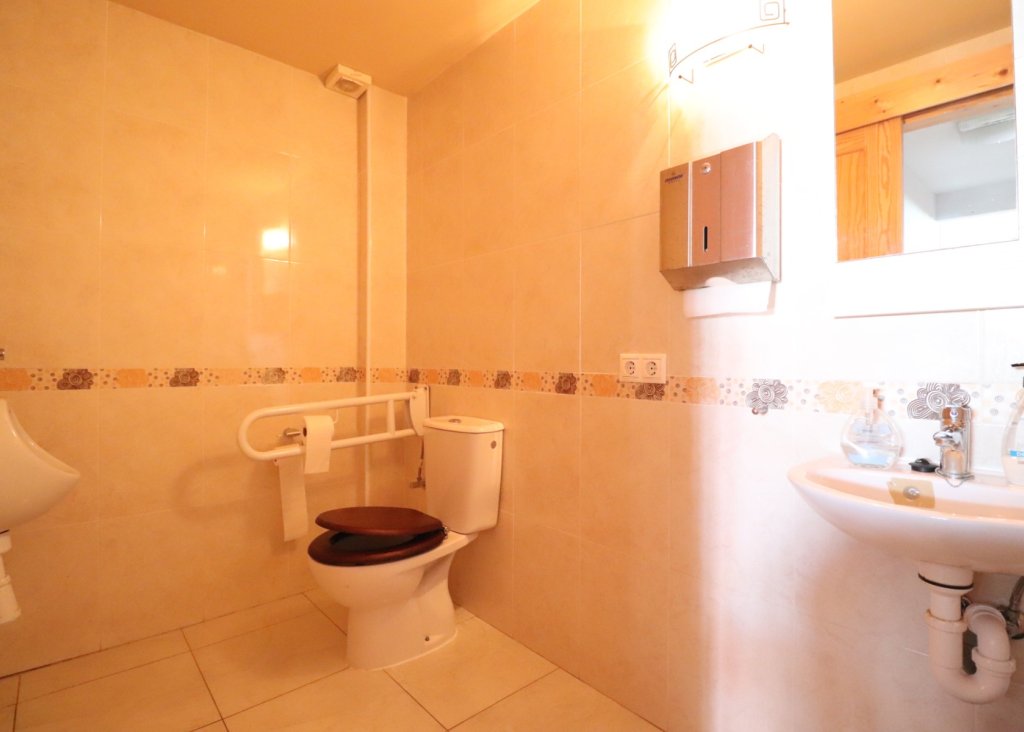 Sale - Commercial - Algorfa - La Finca Golf Resort