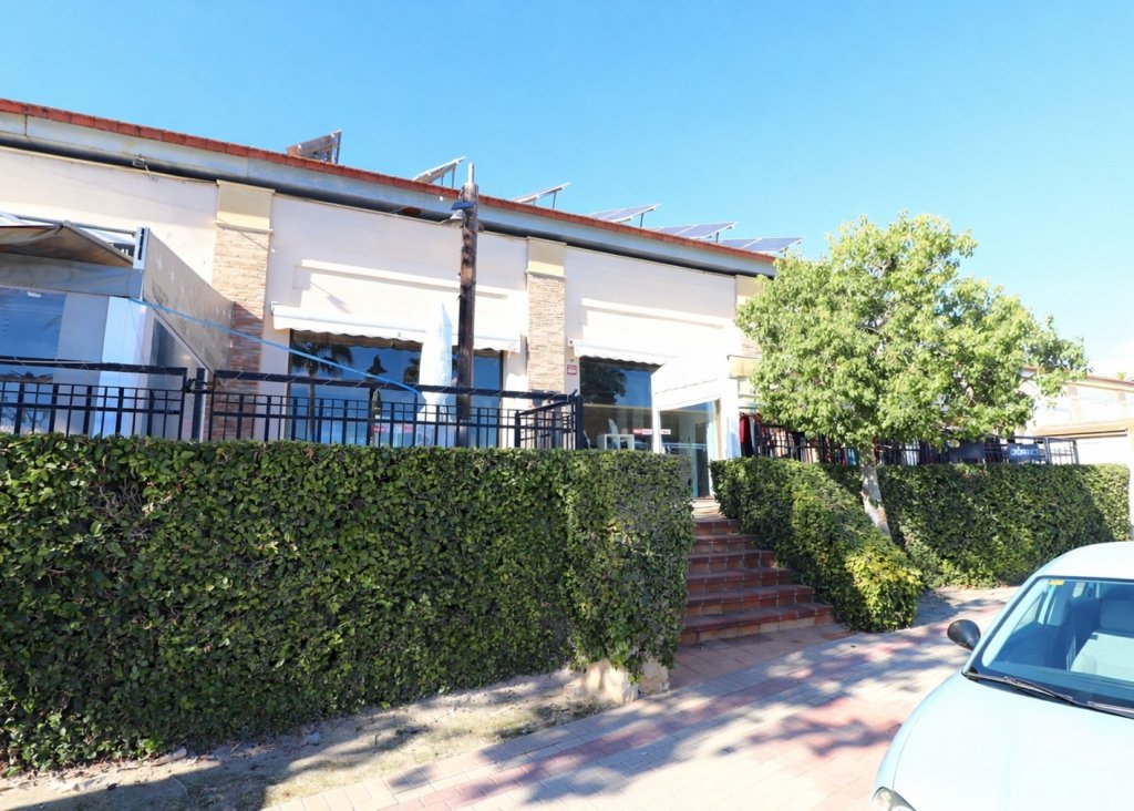 Sale - Commercial - Algorfa - La Finca Golf Resort