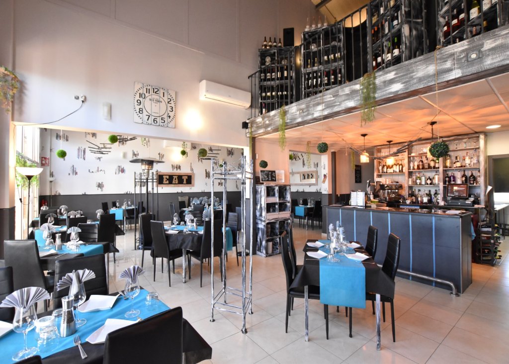 Sale - Commercial - Algorfa - La Finca Golf Resort