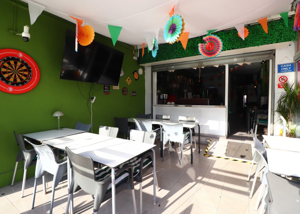 Sale - Commercial (Freehold) - Torrevieja - El Chaparral