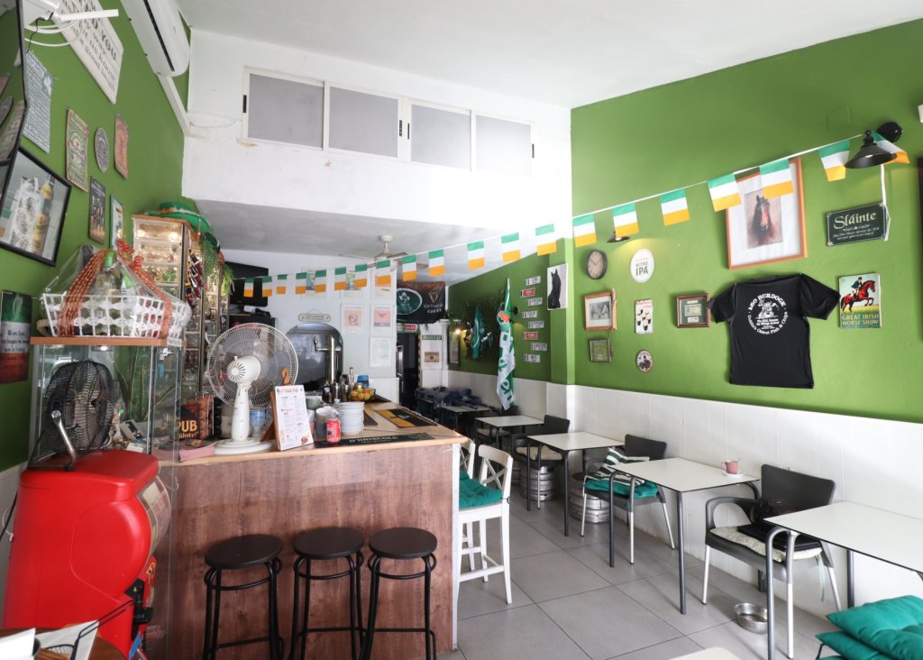 Sale - Commercial (Freehold) - Torrevieja - El Chaparral