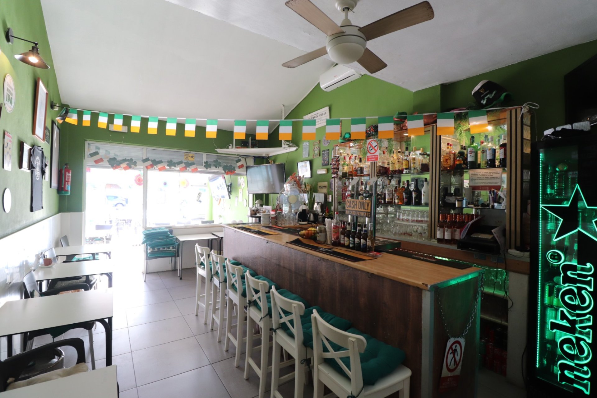 Sale - Commercial (Freehold) - Torrevieja - El Chaparral
