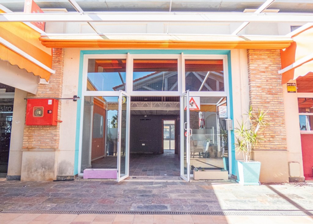 Sale - Commercial - La Finca Golf - Algorfa