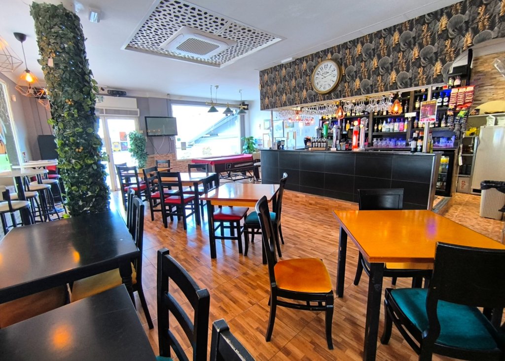 Sale - Commercial - Villamartín