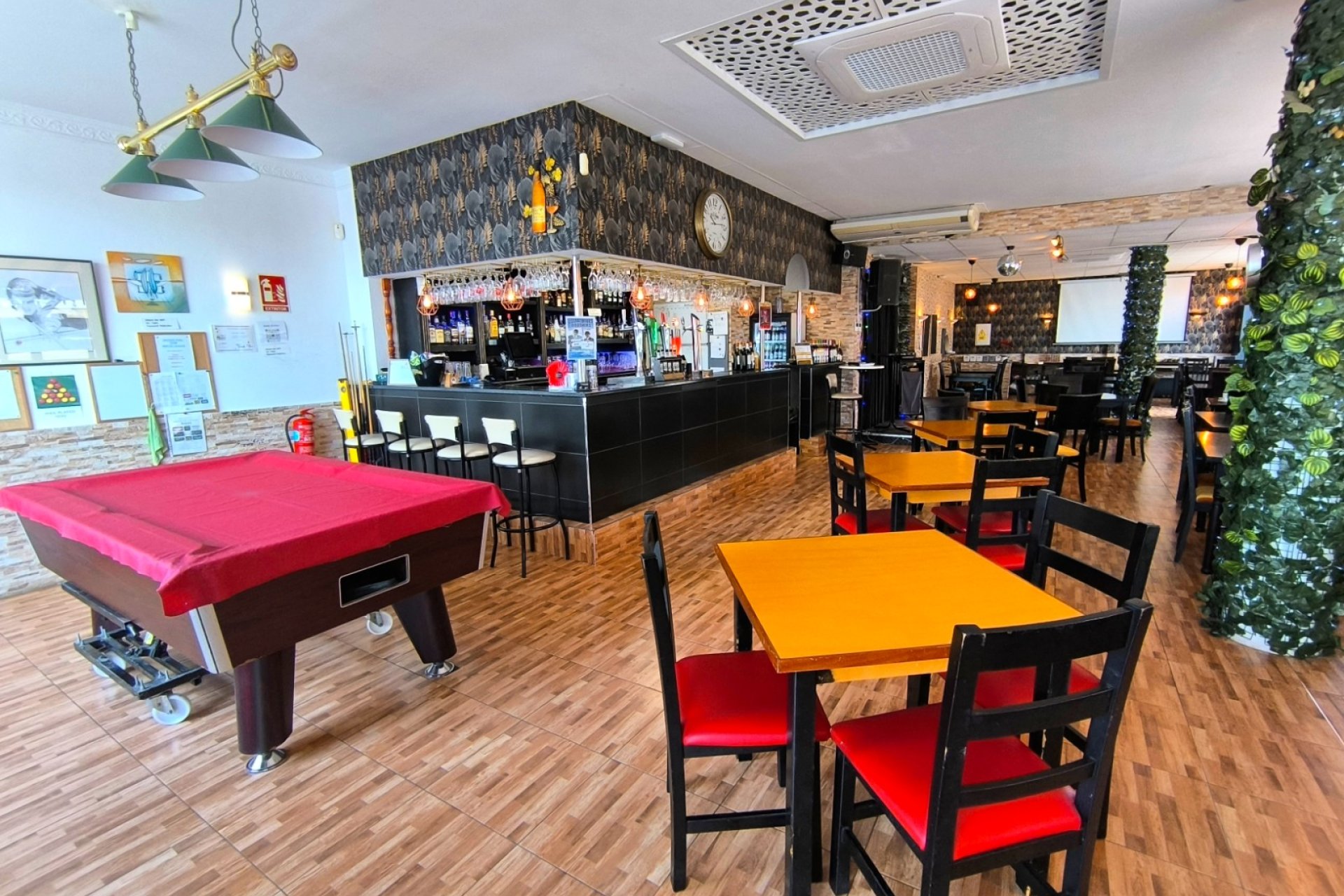 Sale - Commercial - Villamartín