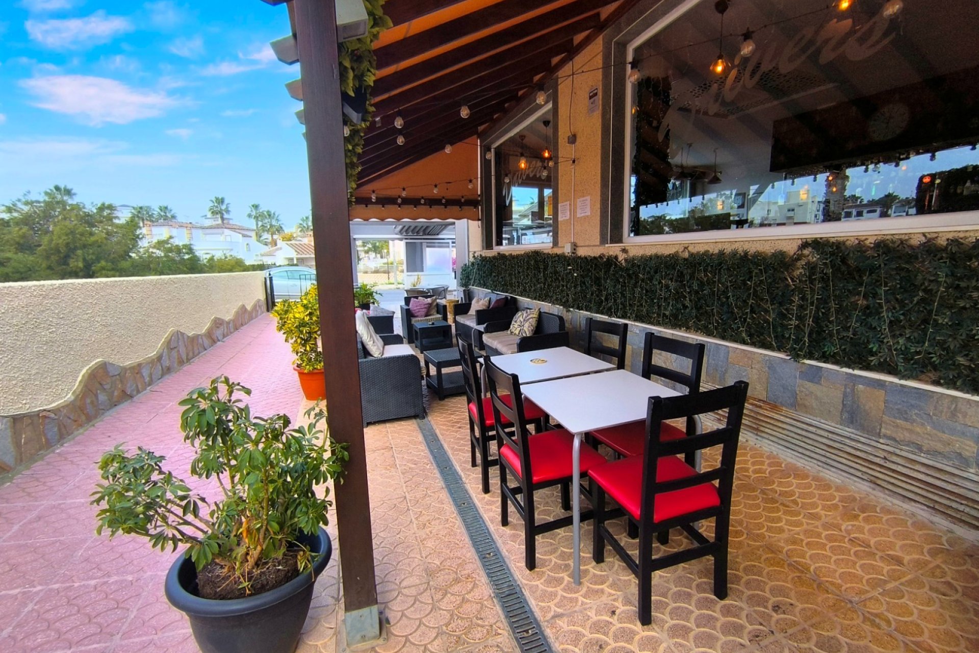 Sale - Commercial - Villamartín