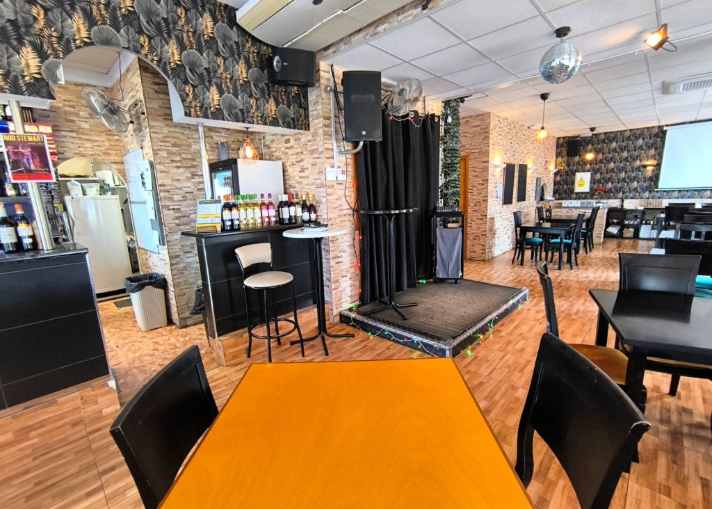 Sale - Commercial - Villamartín