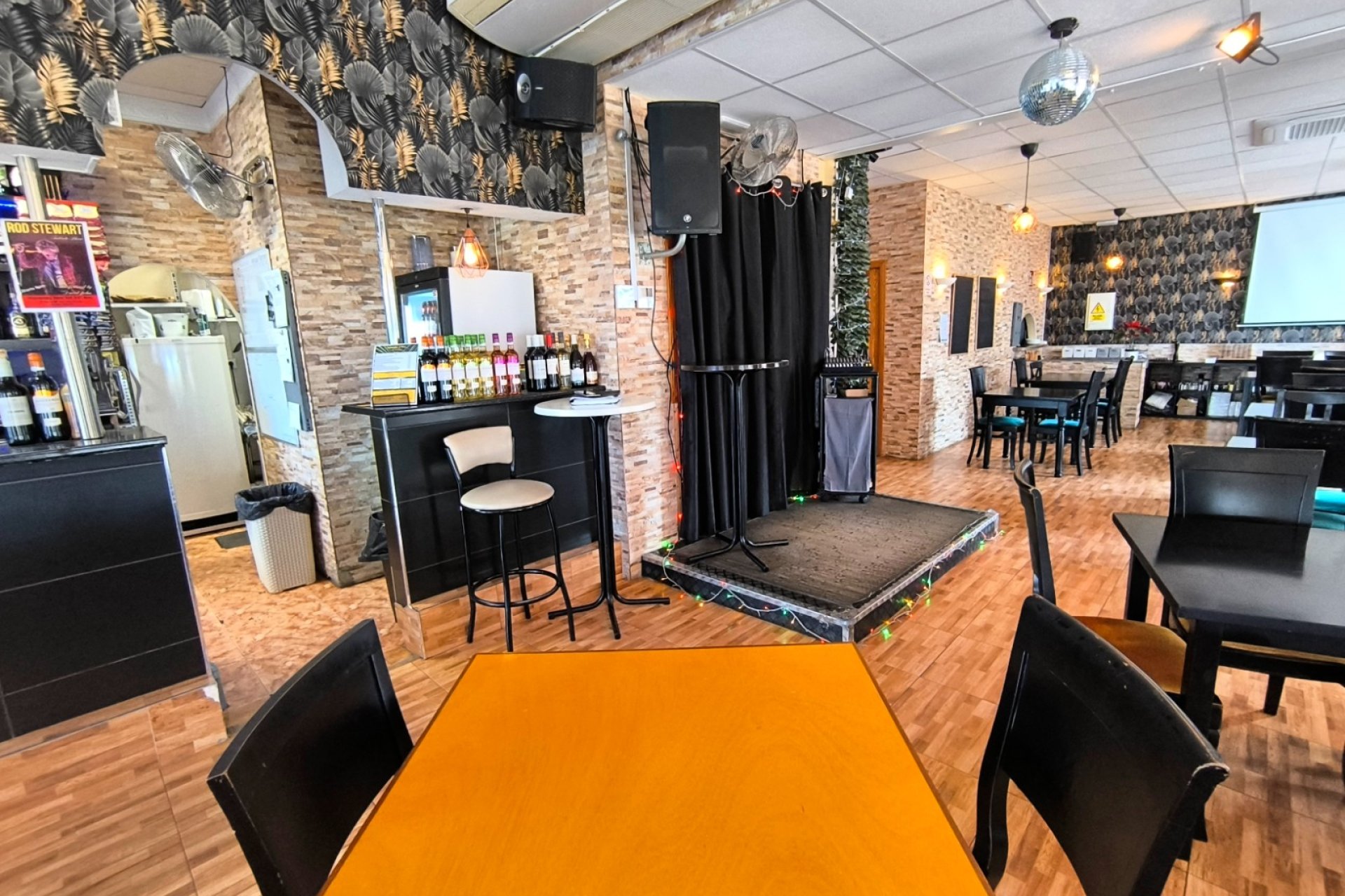 Sale - Commercial - Villamartín