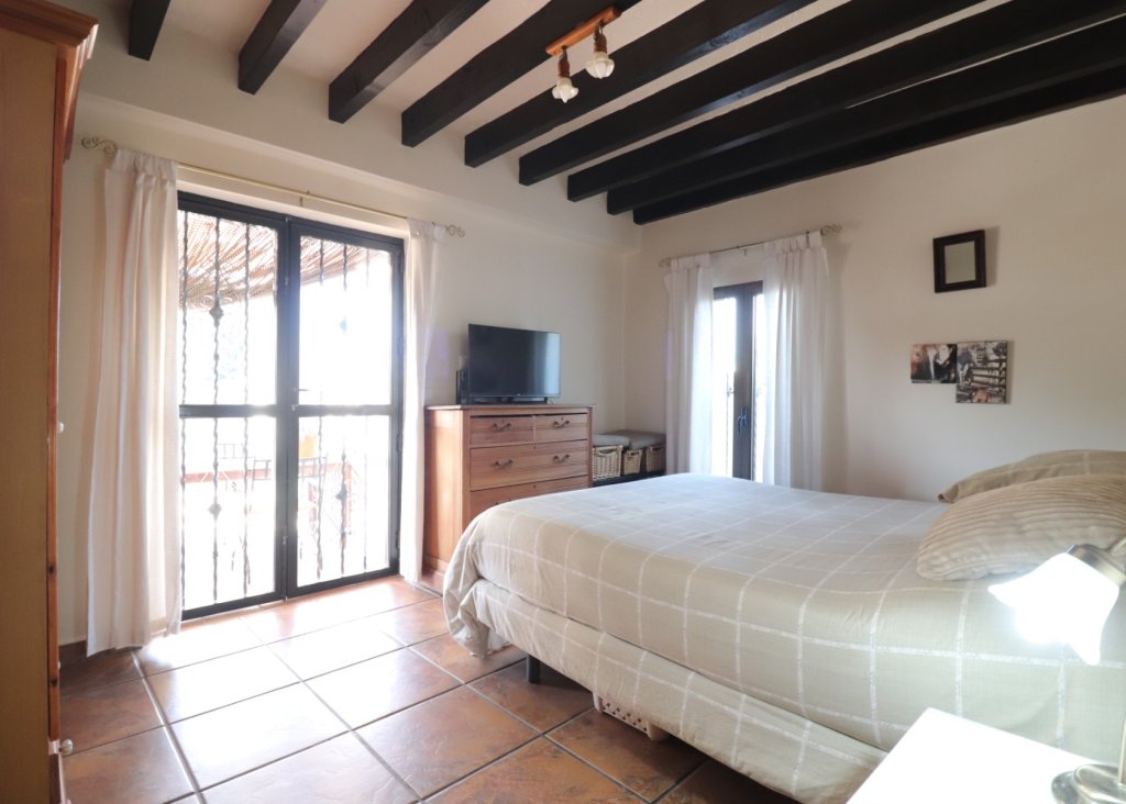 Sale - Finca / Country Property - Albatera - Albatera - Country