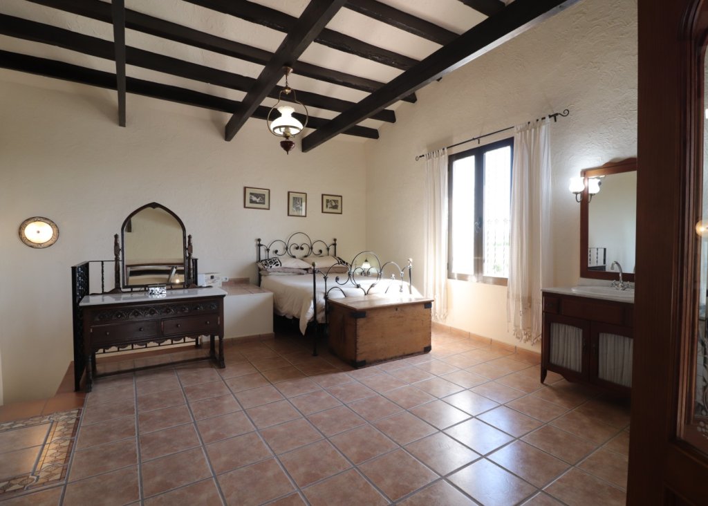 Sale - Finca / Country Property - Albatera - Albatera - Country