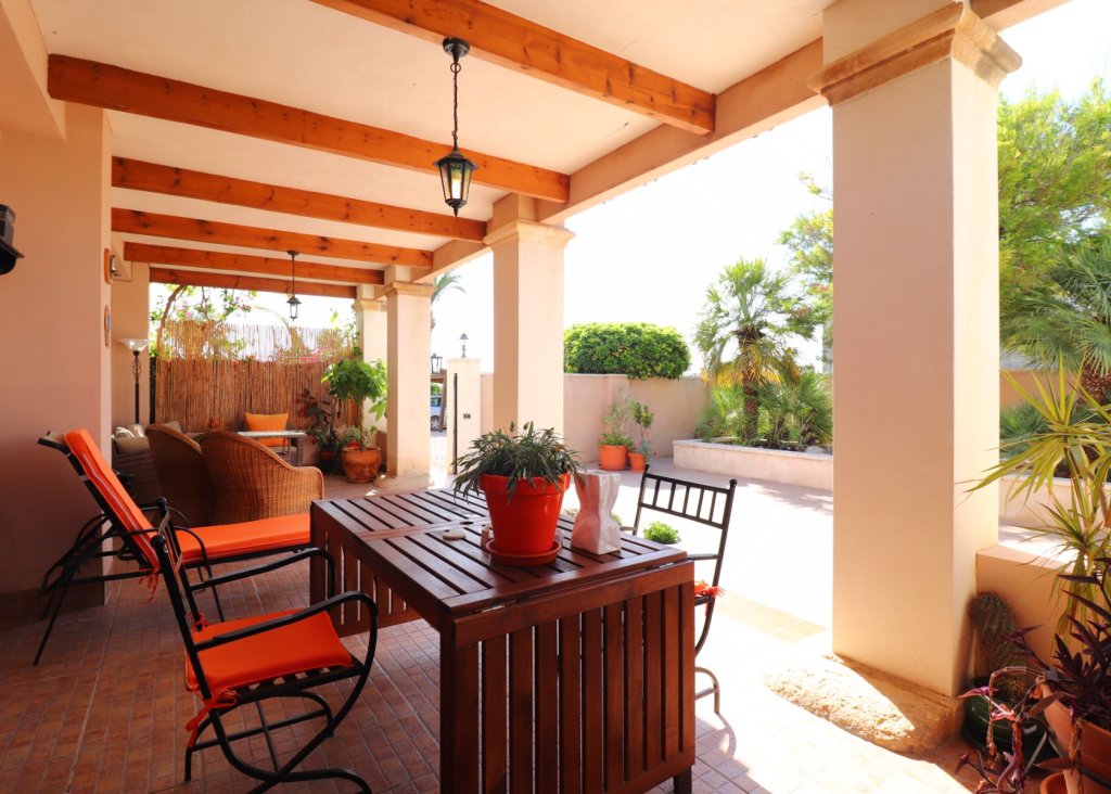 Sale - Finca / Country Property - Albatera - Albatera - Country