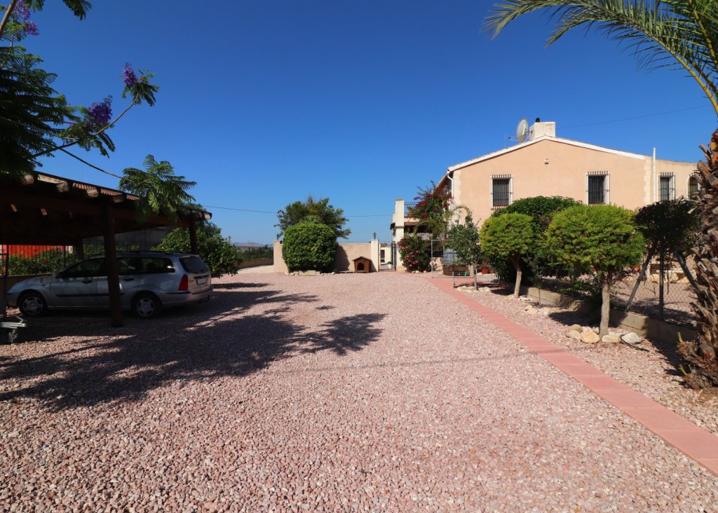 Sale - Finca / Country Property - Albatera - Albatera - Country