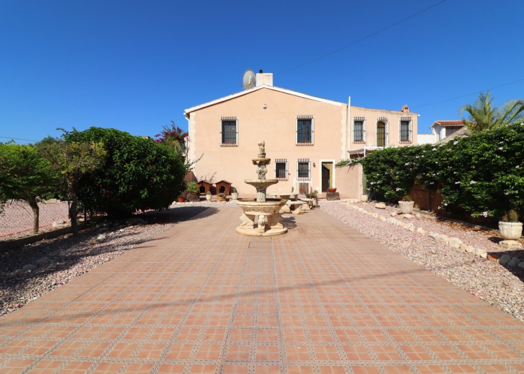 Sale - Finca / Country Property - Albatera - Albatera - Country