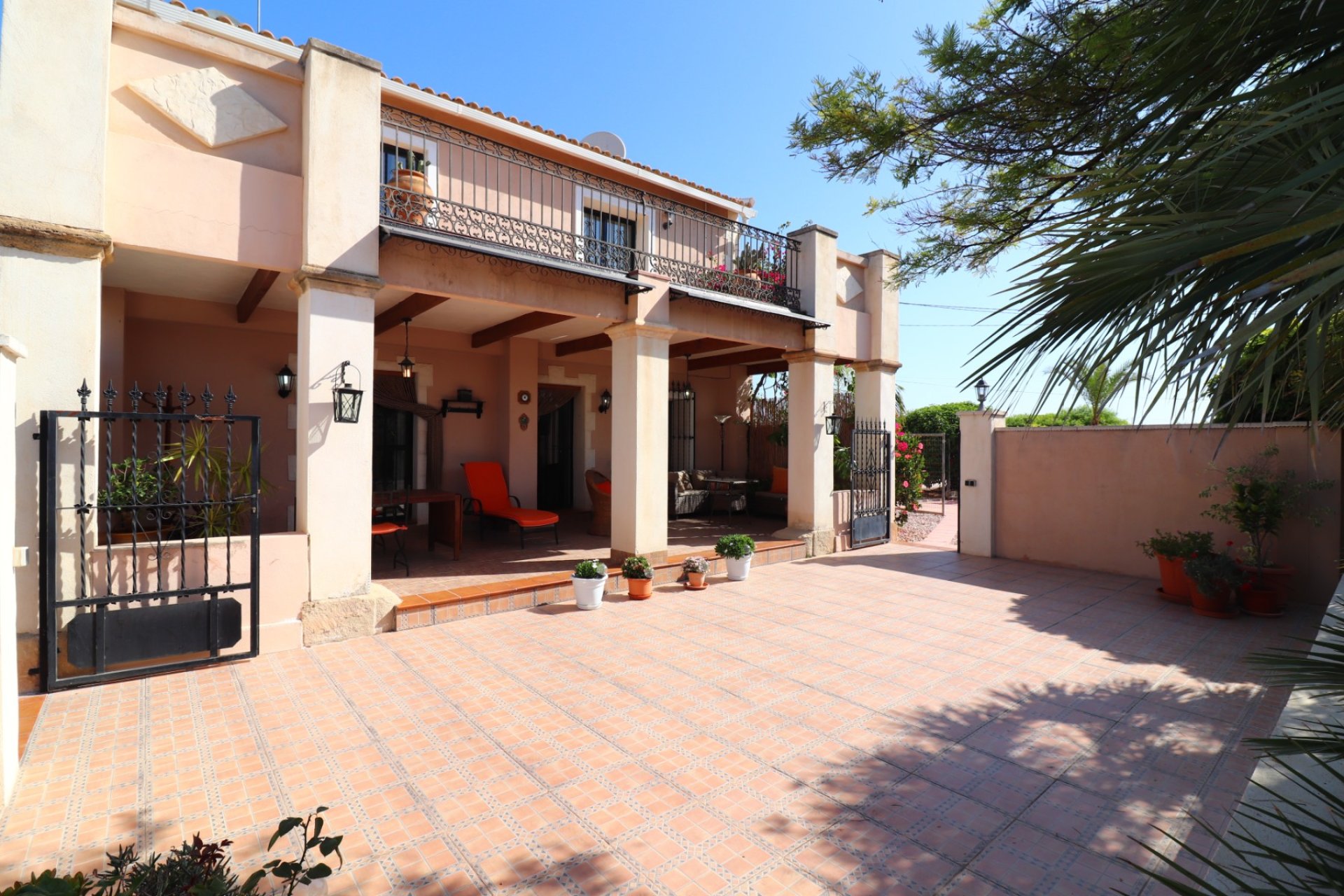 Sale - Finca / Country Property - Albatera - Albatera - Country