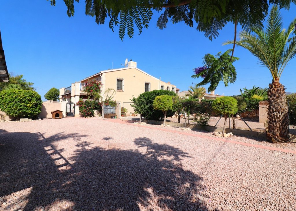 Sale - Finca / Country Property - Albatera - Albatera - Country