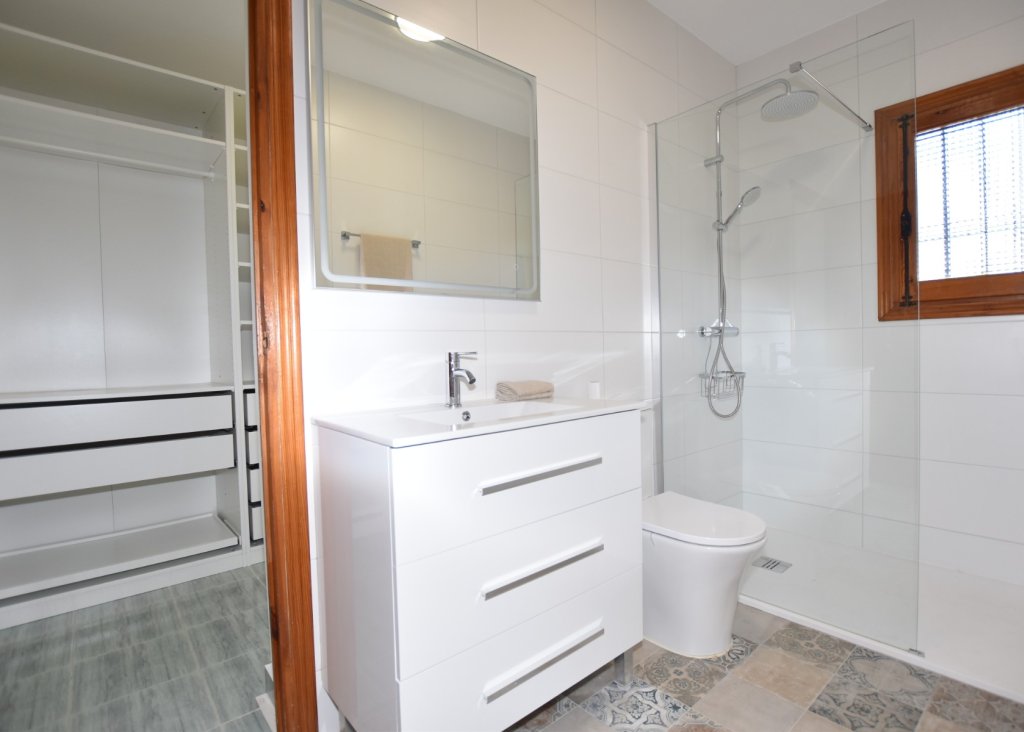 Sale - Finca / Country Property - Algorfa - Montemar