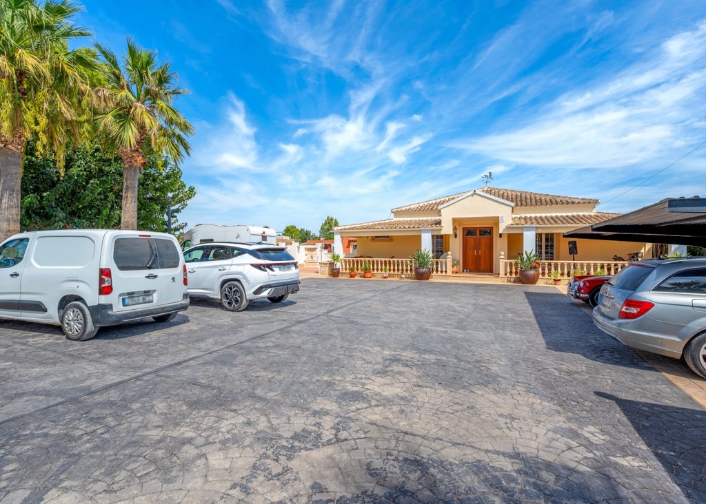 Sale - Finca / Country Property - Almoradí - Las Heredades