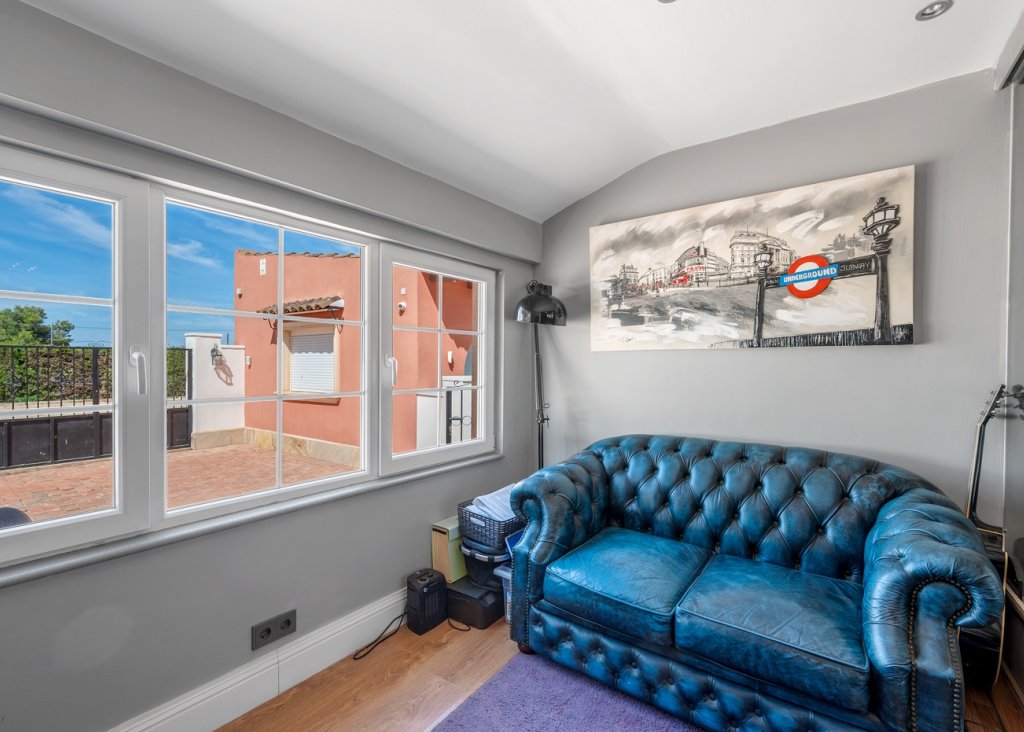 Sale - Finca / Country Property - Almoradí - Las Heredades