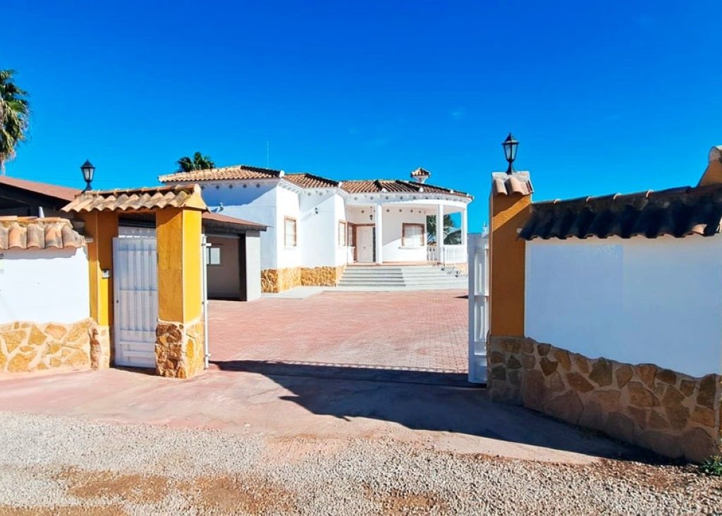 Sale - Finca / Country Property - Catral - Catral - Country