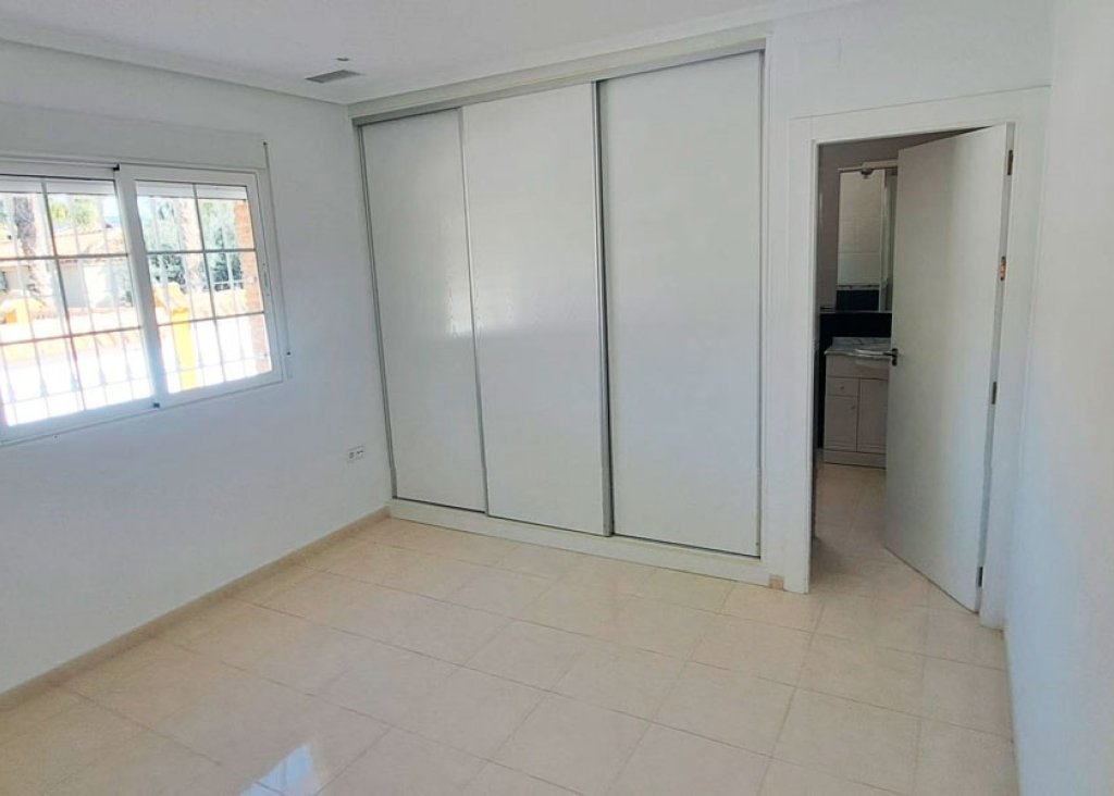 Sale - Finca / Country Property - Catral - Catral - Country