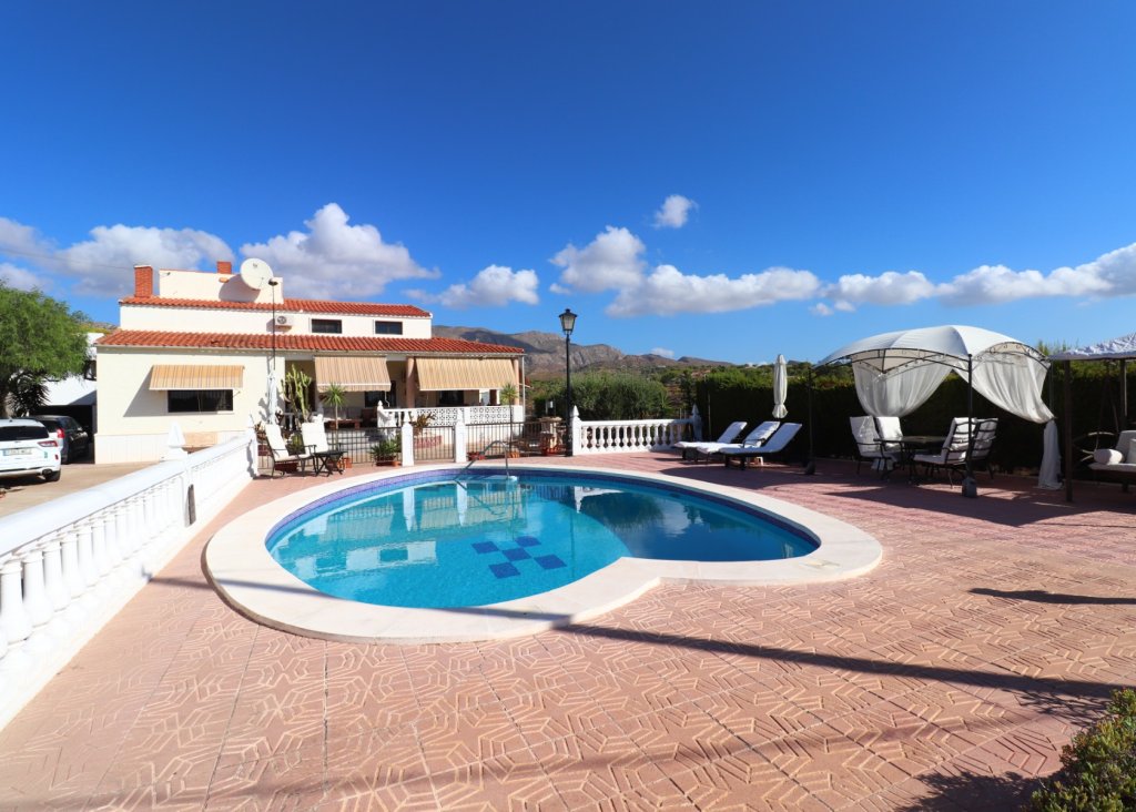 Sale - Finca / Country Property - Crevillente - Crevillente - Country