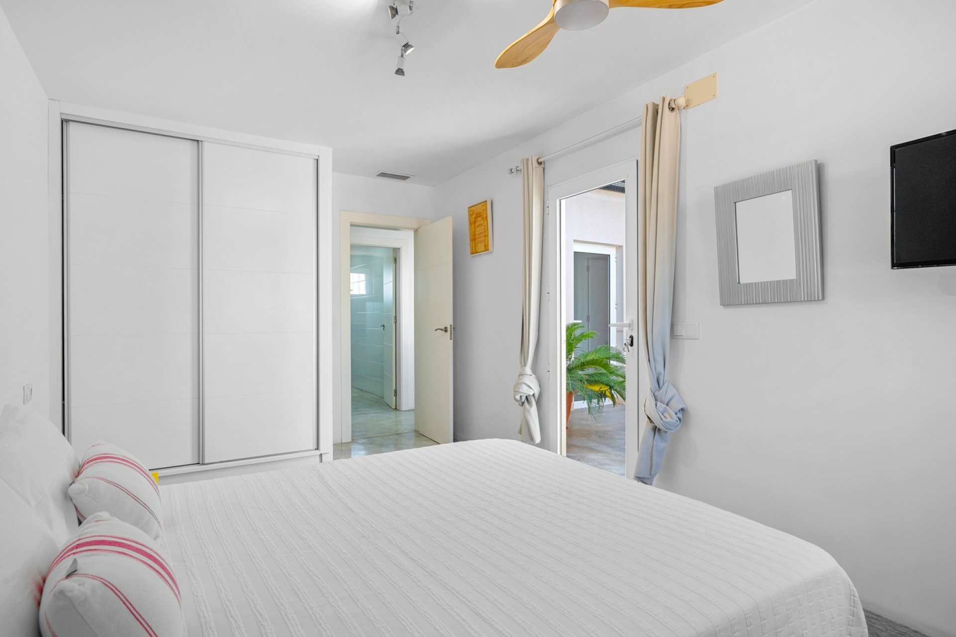 Sale - Finca / Country Property - Elche/Elx - Elche