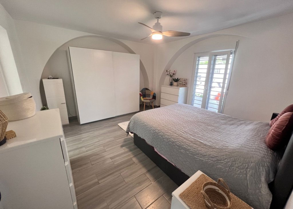 Sale - Finca / Country Property - Elche/Elx - La Marina