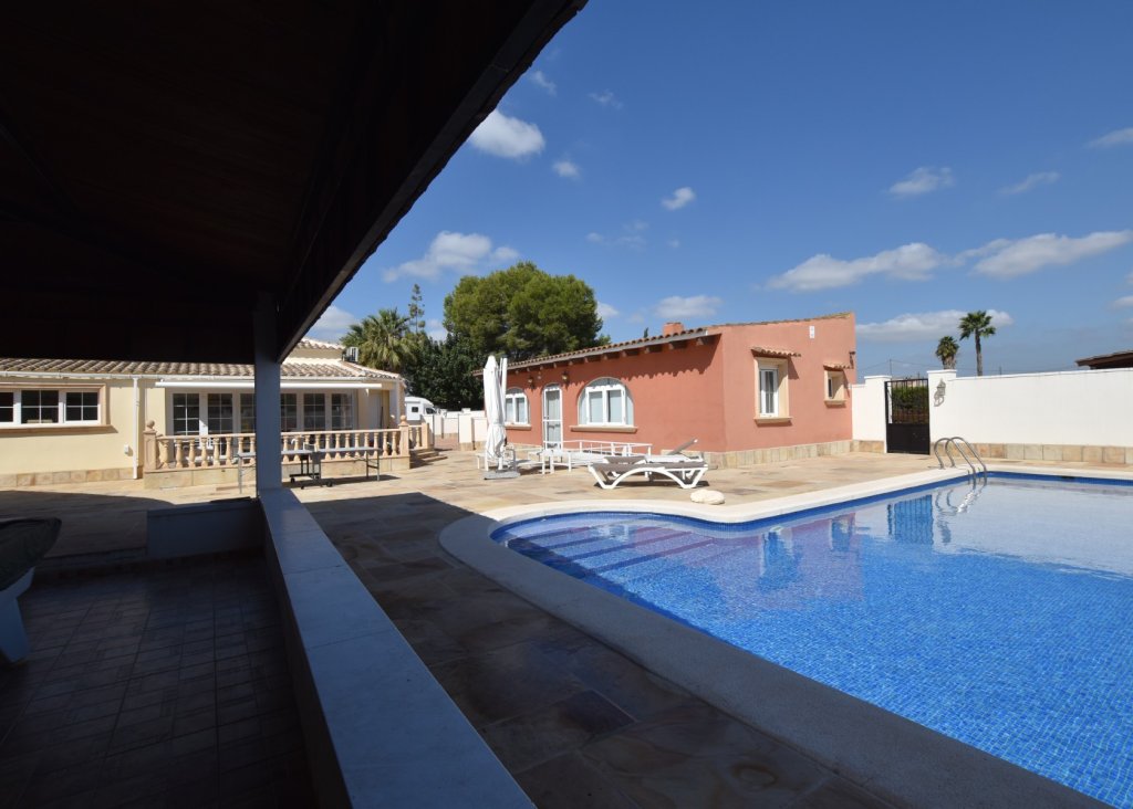 Sale - Finca / Country Property - Heredades