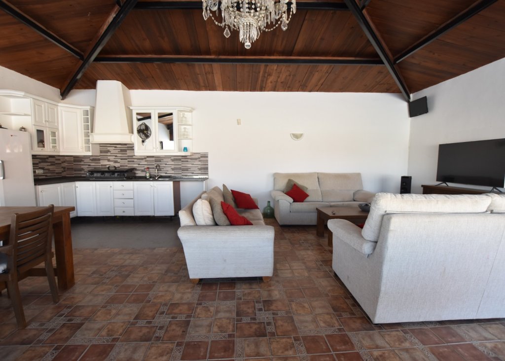 Sale - Finca / Country Property - Heredades