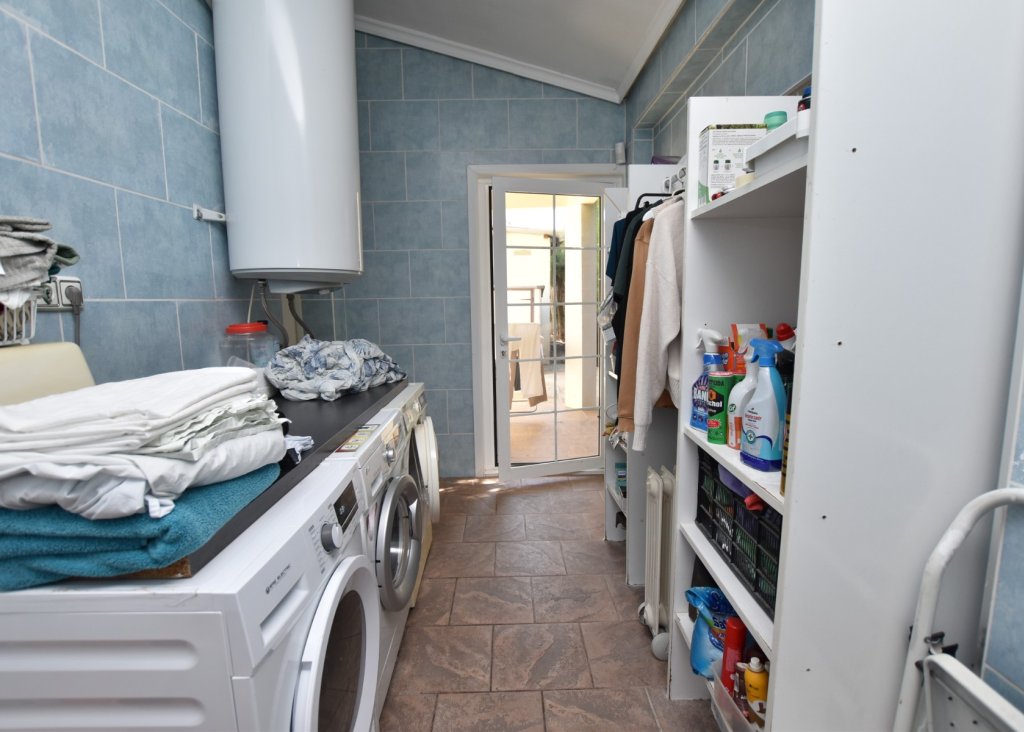 Sale - Finca / Country Property - Heredades