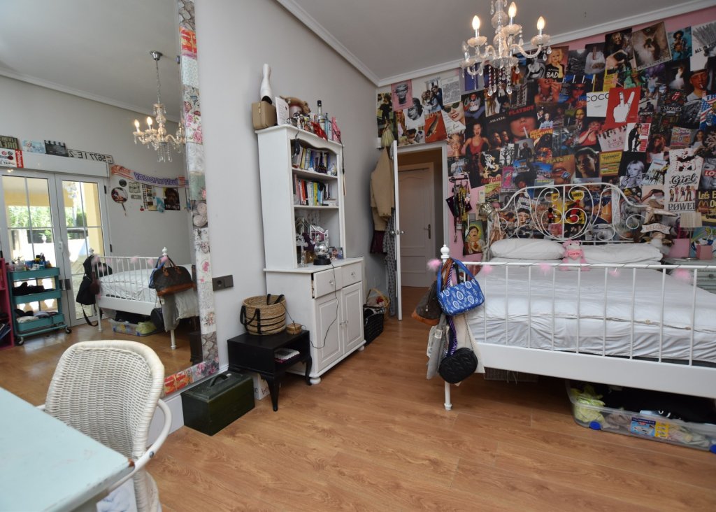 Sale - Finca / Country Property - Heredades