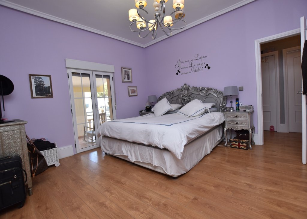 Sale - Finca / Country Property - Heredades