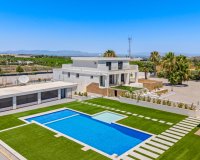 Sale - Finca / Country Property - Los Montesinos - La Herrada