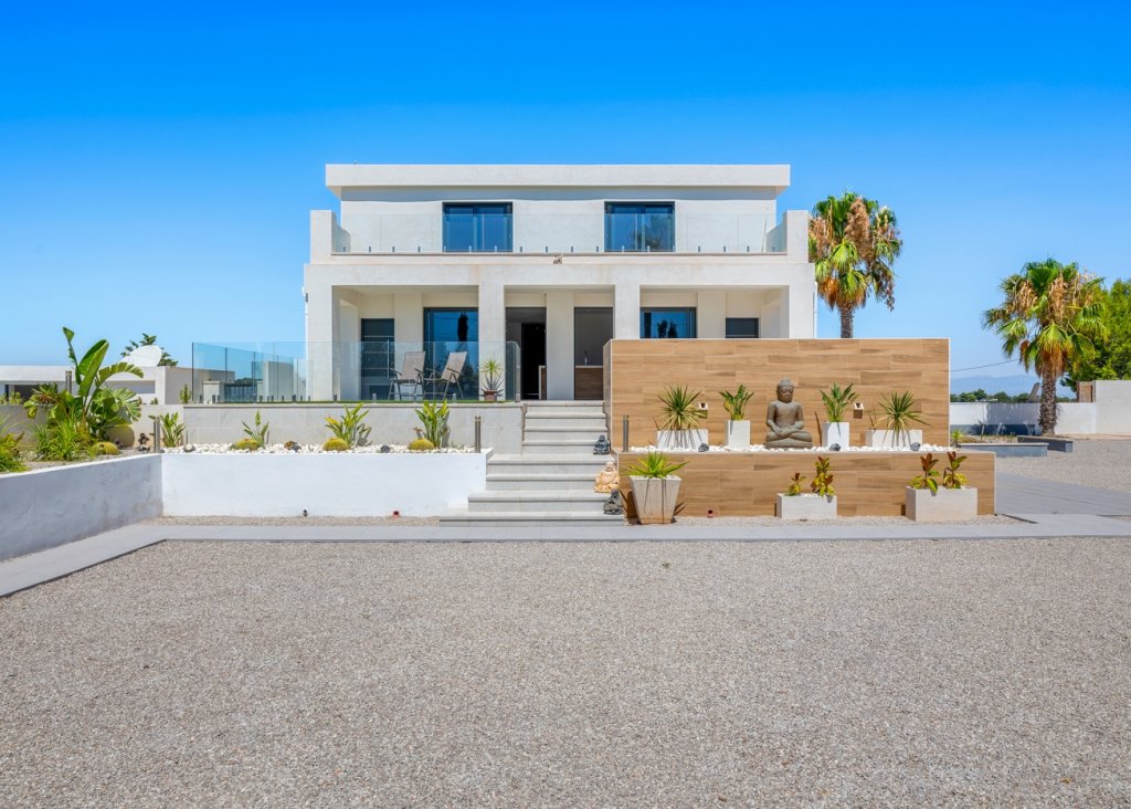 Sale - Finca / Country Property - Los Montesinos - La Herrada