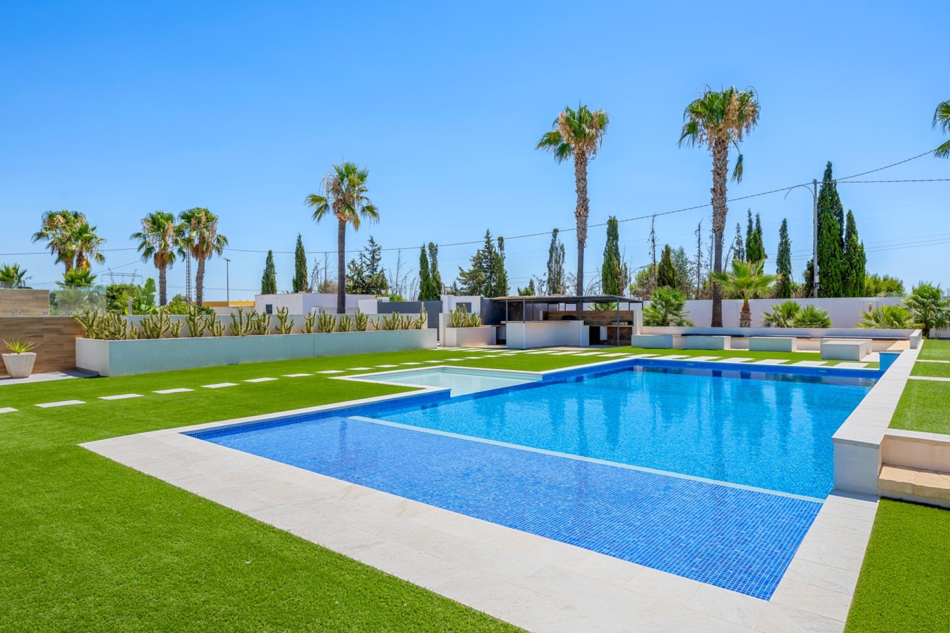 Sale - Finca / Country Property - Los Montesinos - La Herrada