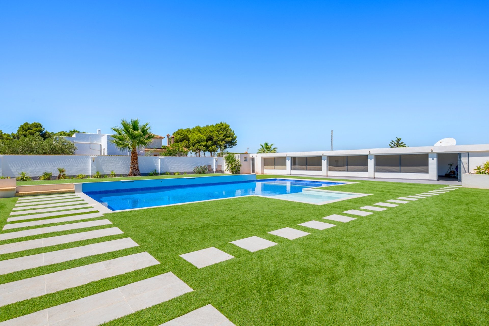 Sale - Finca / Country Property - Los Montesinos - La Herrada