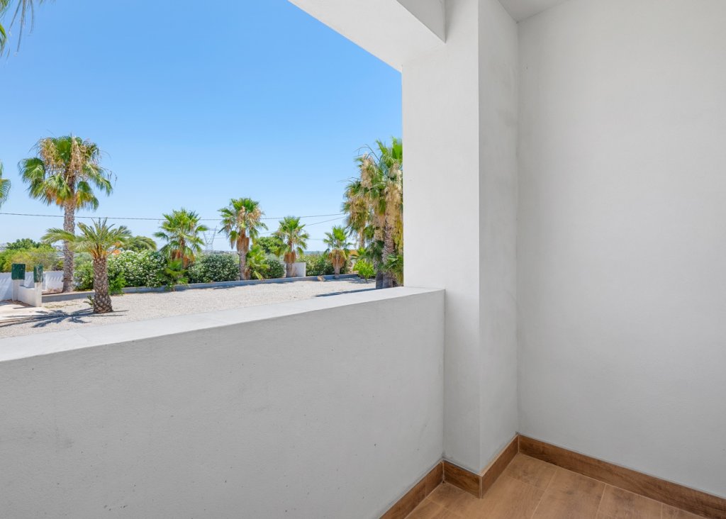 Sale - Finca / Country Property - Los Montesinos - La Herrada