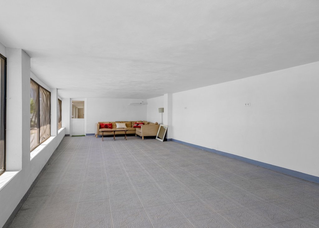 Sale - Finca / Country Property - Los Montesinos - La Herrada