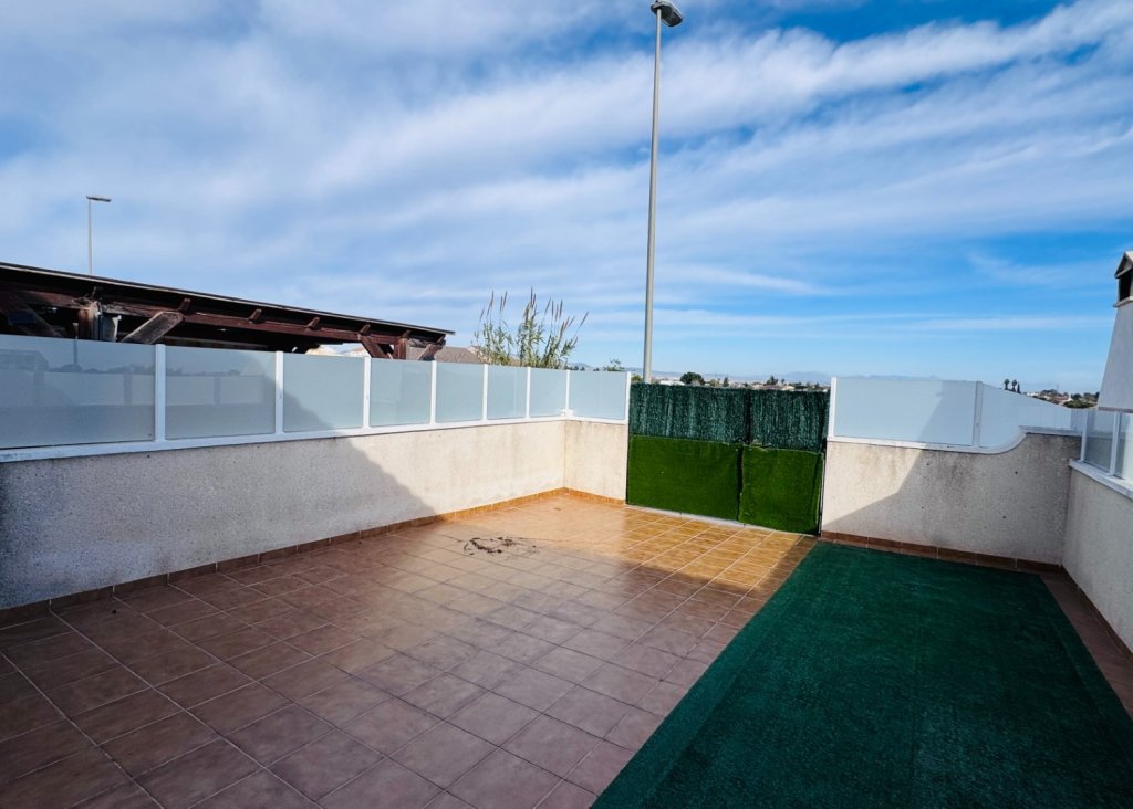 Sale - Townhouse - Daya Nueva